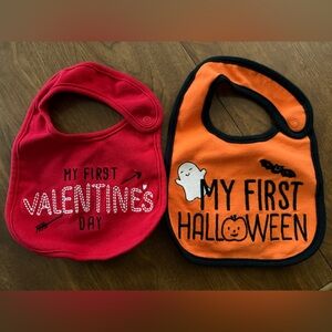 2 holiday baby bibs